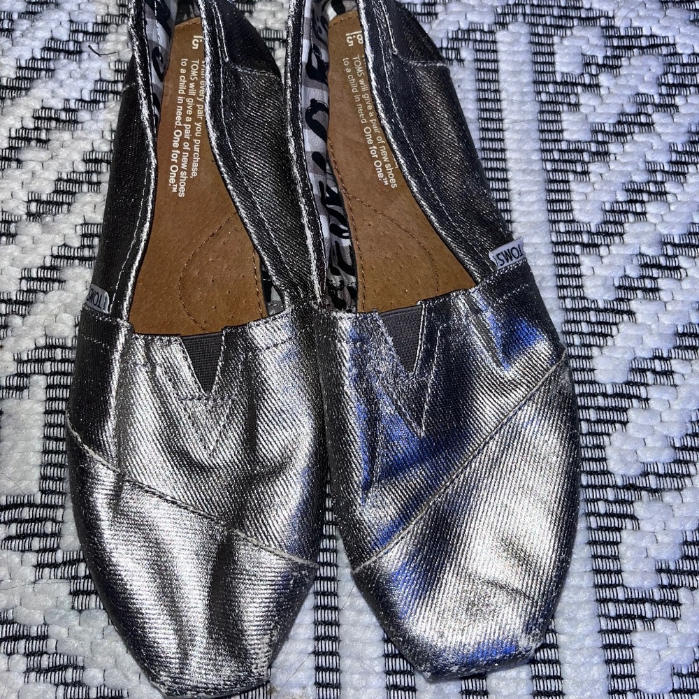 Silver limited edition Toms